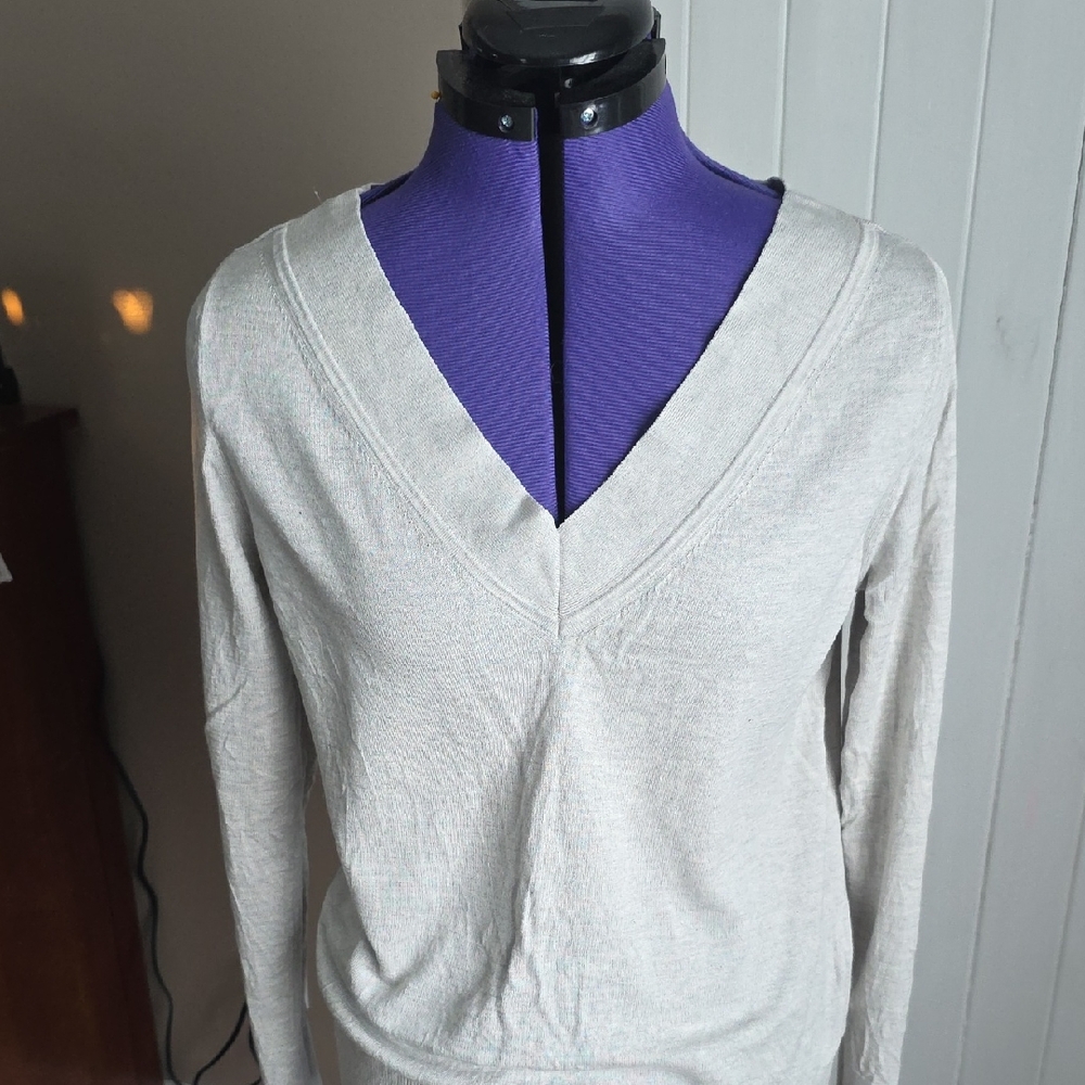 Banana Republic Light Gray V-Neck Sweater